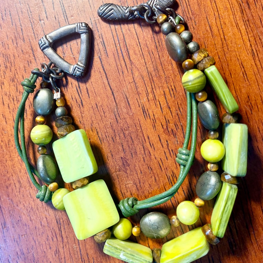 Silpada Green Mother of pearl bracelet - Picture 2 of 3
